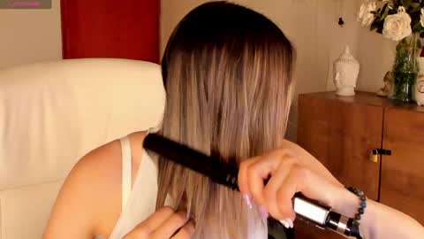 nathaly sky online show from 01/15/25, 10:49