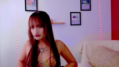 Nathalia Ramirez online show from 06/16/26, 07:27