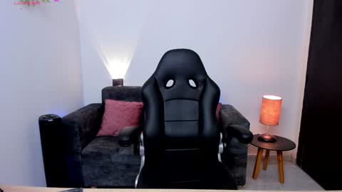 NATHALIE online show from 02/08/25, 03:00