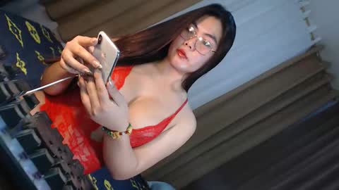 Queen Marga online show from 11/11/25, 12:21