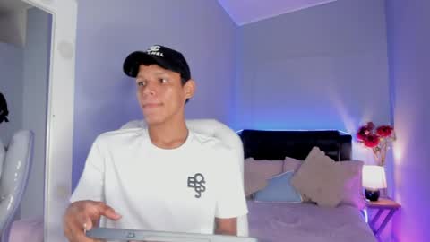 nathalie_moon_ online show from 04/08/26, 01:11