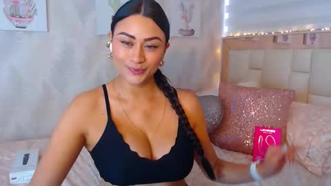 Snapshot of nathalierose_1 chatting on 03/27/26, 12:38 Nathalie Rose online show from 03/27/26, 12:38
