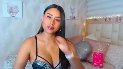 Snapshot of nathalierose_1 chatting on 04/09/26, 09:47 Nathalie Rose online show from 04/09/26, 09:47