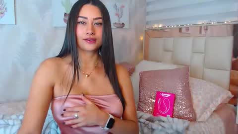Snapshot of nathalierose_1 chatting on 04/17/26, 09:23 Nathalie Rose online show from 04/17/26, 09:23