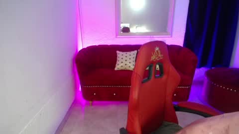 nathaly low online show from 06/22/26, 12:13