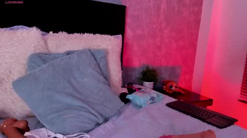 Nathaly lopez online show from 12/08/24, 09:19