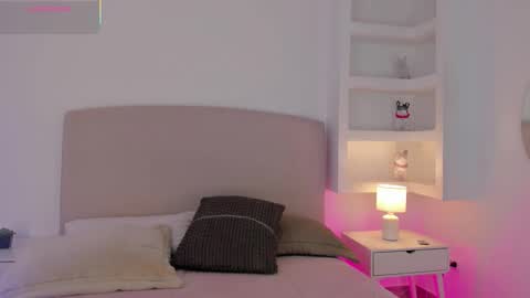 NATHALY  online show from 11/03/25, 10:38