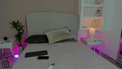 NATHALY  online show from 06/09/26, 10:49