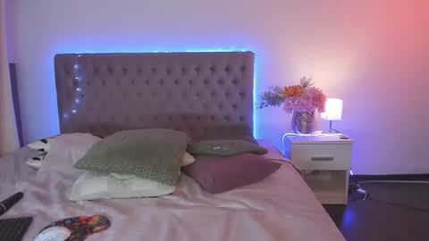 NathalyStars online show from 04/25/26, 01:52