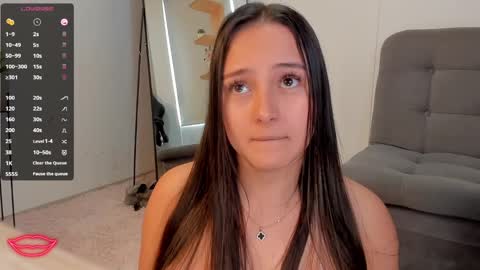 nathalyxx_ online show from 12/18/24, 05:21