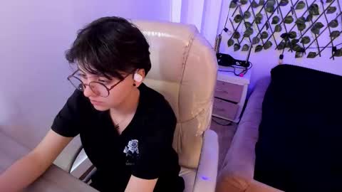 nathalyy_ds online show from 10/03/25, 08:50