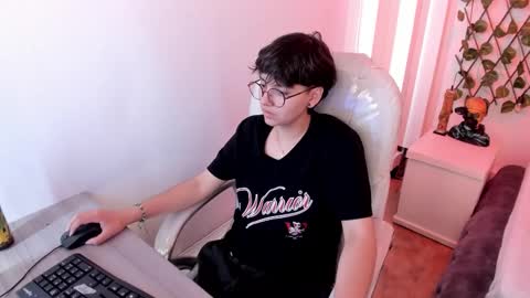 nathalyy_ds online show from 12/13/25, 07:53