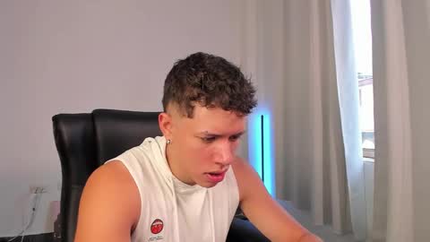 Snapshot of nathan_blake_ chatting on 09/14/25, 05:34 Nathan online show from 09/14/25, 05:34