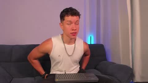 Snapshot of nathan_blake_ chatting on 09/20/25, 07:04 Nathan online show from 09/20/25, 07:04