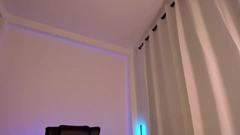 Snapshot of nathan_blake_ chatting on 09/24/25, 11:19 Nathan online show from 09/24/25, 11:19