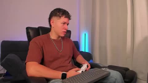 Snapshot of nathan_blake_ chatting on 09/27/25, 07:08 Nathan online show from 09/27/25, 07:08