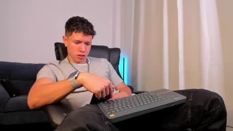 Snapshot of nathan_blake_ chatting on 10/02/25, 08:16 Nathan online show from 10/02/25, 08:16