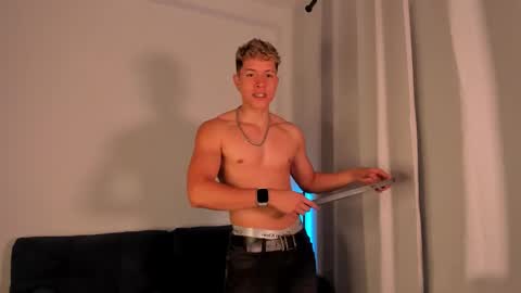 Snapshot of nathan_blake_ chatting on 10/16/25, 08:54 Nathan online show from 10/16/25, 08:54