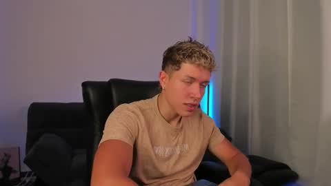 Snapshot of nathan_blake_ chatting on 11/04/25, 08:08 Nathan online show from 11/04/25, 08:08