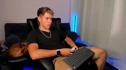 Snapshot of nathan_blake_ chatting on 11/06/25, 07:04 Nathan online show from 11/06/25, 07:04