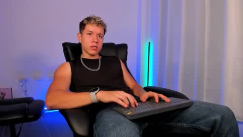 Snapshot of nathan_blake_ chatting on 11/08/25, 04:18 Nathan online show from 11/08/25, 04:18