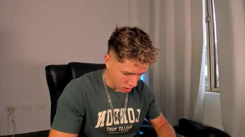 Snapshot of nathan_blake_ chatting on 11/28/25, 12:52 Nathan online show from 11/28/25, 12:52