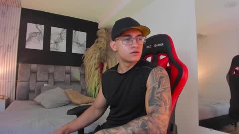 Snapshot of nathan_gross chatting on 02/06/25, 02:33 nathan_gross online show from 02/06/25, 02:33