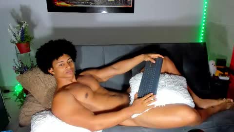 Snapshot of nathan_sexy247 chatting on 10/19/25, 12:39 Nathan online show from 10/19/25, 12:39