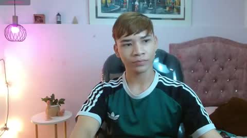 Snapshot of nathanclay chatting on 11/12/25, 02:45 nathanclay online show from 11/12/25, 02:45