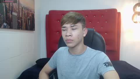 Snapshot of nathanclay chatting on 11/13/25, 04:22 nathanclay online show from 11/13/25, 04:22