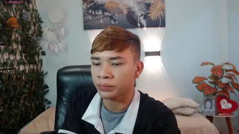 Snapshot of nathanclay chatting on 12/23/25, 03:15 nathanclay online show from 12/23/25, 03:15