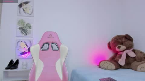 nathy_rosales online show from 11/21/25, 06:12