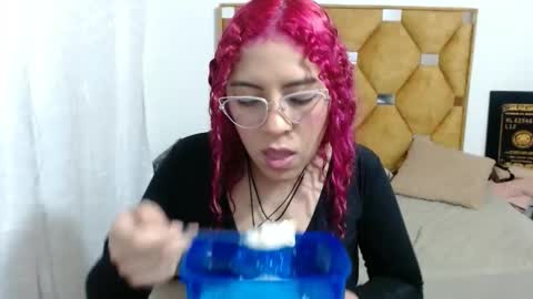 Snapshot of nathy_voyeur chatting on 03/27/26, 02:50 nathy_voyeur online show from 03/27/26, 02:50