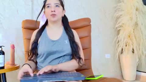 Snapshot of nathyferrer_ chatting on 07/09/26, 05:33 Nathy online show from 07/09/26, 05:33