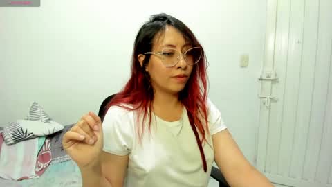 Snapshot of natt15 chatting on 05/20/26, 12:39 Natalia online show from 05/20/26, 12:39