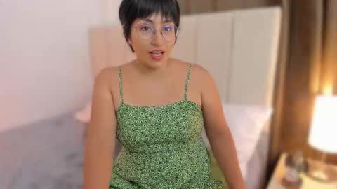 Snapshot of natty_bush chatting on 03/05/26, 07:10 Nathalie online show from 03/05/26, 07:10