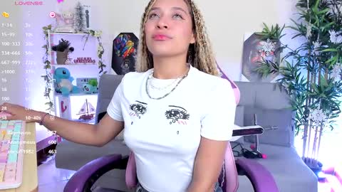Snapshot of natty_romanof_1 chatting on 01/09/25, 06:26 natty online show from 01/09/25, 06:26
