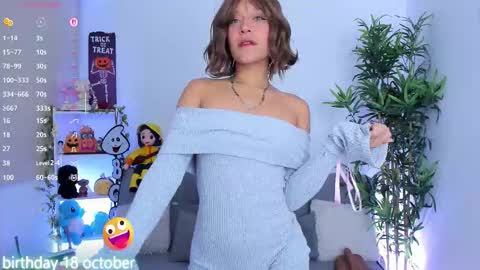 Snapshot of natty_romanof_1 chatting on 10/16/25, 10:38 natty online show from 10/16/25, 10:38