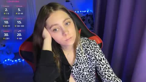 natural_babe666 online show from 03/06/25, 10:04