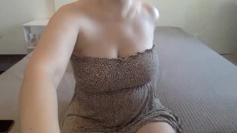 Snapshot of natural_beauty201 chatting on 03/06/26, 09:50 Penelopa369 online show from 03/06/26, 09:50