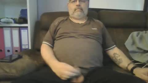 Snapshot of naturistmale45 chatting on 01/17/25, 10:44 naturistmale45 online show from 01/17/25, 10:44