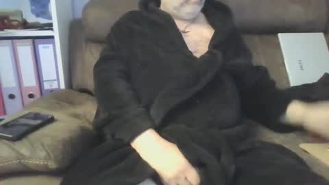 Snapshot of naturistmale45 chatting on 01/23/25, 12:41 naturistmale45 online show from 01/23/25, 12:41