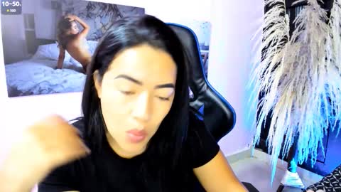 Natalia online show from 10/31/25, 06:53