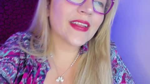 Snapshot of naty__mature_ chatting on 09/16/25, 11:17 Nataly online show from 09/16/25, 11:17
