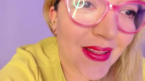 Snapshot of naty__mature_ chatting on 11/15/25, 07:32 Nataly online show from 11/15/25, 07:32