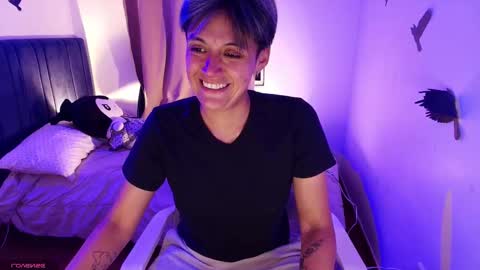 Snapshot of naty_lux19 chatting on 11/17/25, 01:33 Fernanda online show from 11/17/25, 01:33