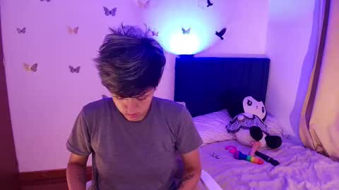 Snapshot of naty_lux19 chatting on 11/20/25, 08:03 Fernanda online show from 11/20/25, 08:03