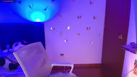 Snapshot of naty_lux19 chatting on 12/20/25, 01:02 Fernanda online show from 12/20/25, 01:02