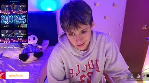 Snapshot of naty_lux19 chatting on 12/21/25, 10:06 Fernanda online show from 12/21/25, 10:06