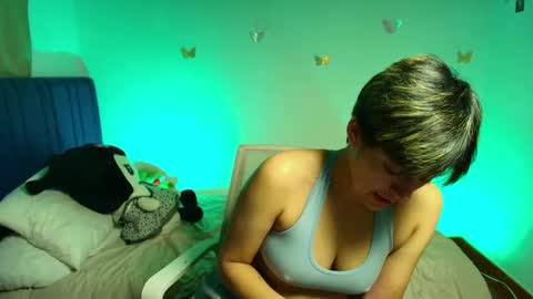 Snapshot of naty_lux19 chatting on 02/18/26, 10:28 Fernanda online show from 02/18/26, 10:28